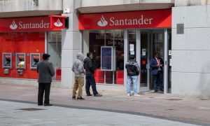 SKN | Banco Santander Chile: What Institutional Selling Signals for Andean Banking Exposure