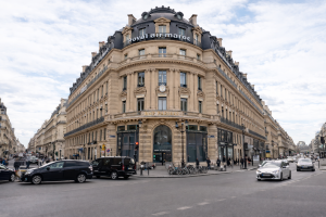 SKN | BNP Paribas Holds Near Multi-Year Highs as Investors Prioritize Capital Strength