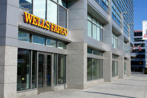 SKN | Wells Fargo Shares Slide After Earnings Miss as Markets Reprice Execution Risk