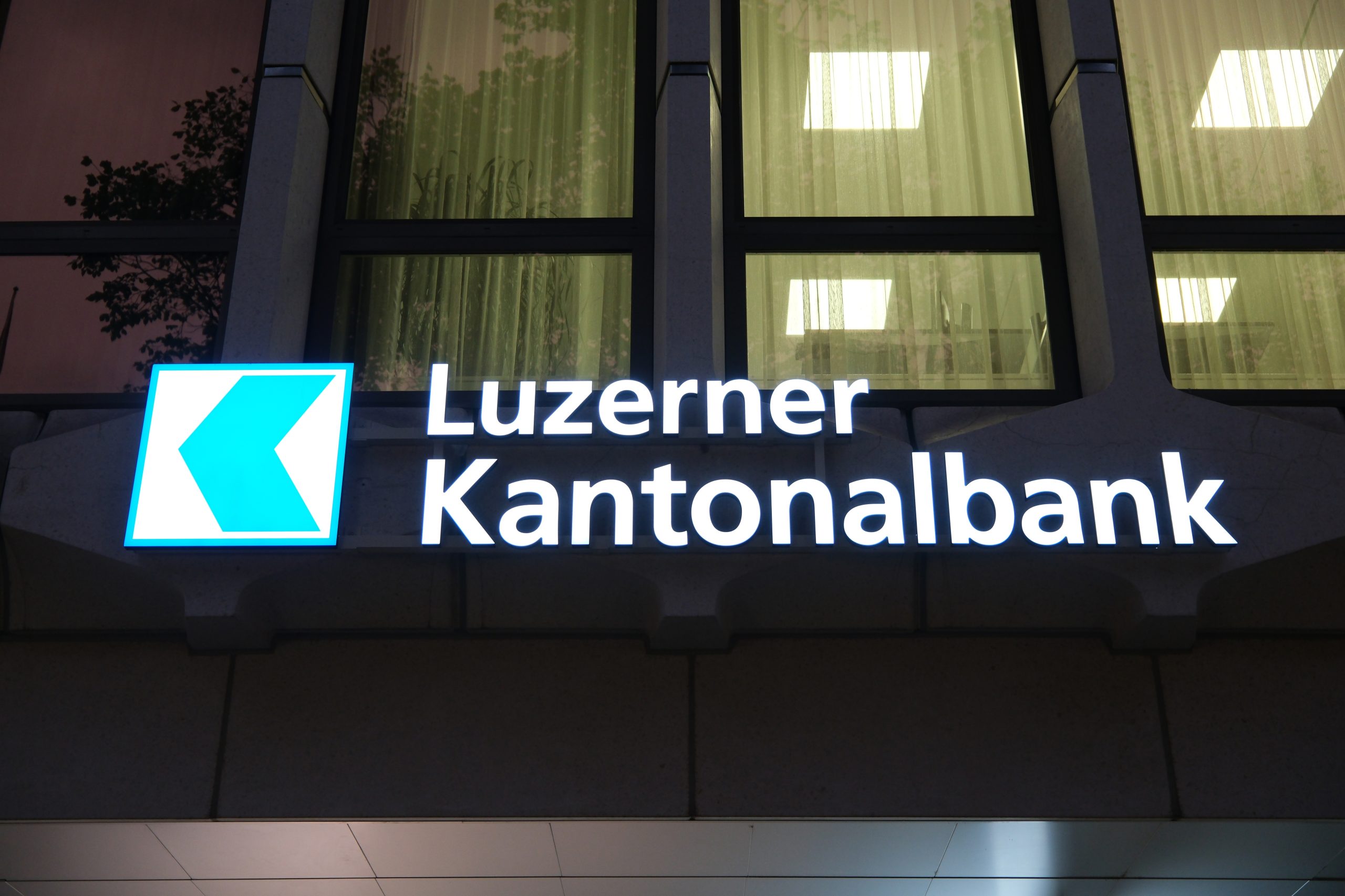 SKN | Luzerner Kantonalbank: Strategic Insights for HNWI Wealth Preservation and Cross-Border Efficiency