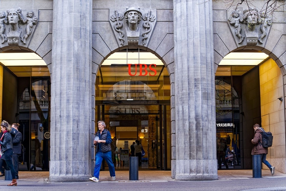 SKN | UBS Maintains a Neutral View on Apple: What the $280 Target Actually Signals for Sophisticated Portfolios