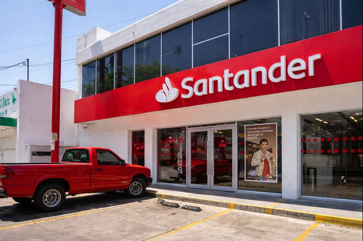SKN | Banco Santander Chile: What Analyst Reassessments Reveal for Emerging-Market Banking Exposure
