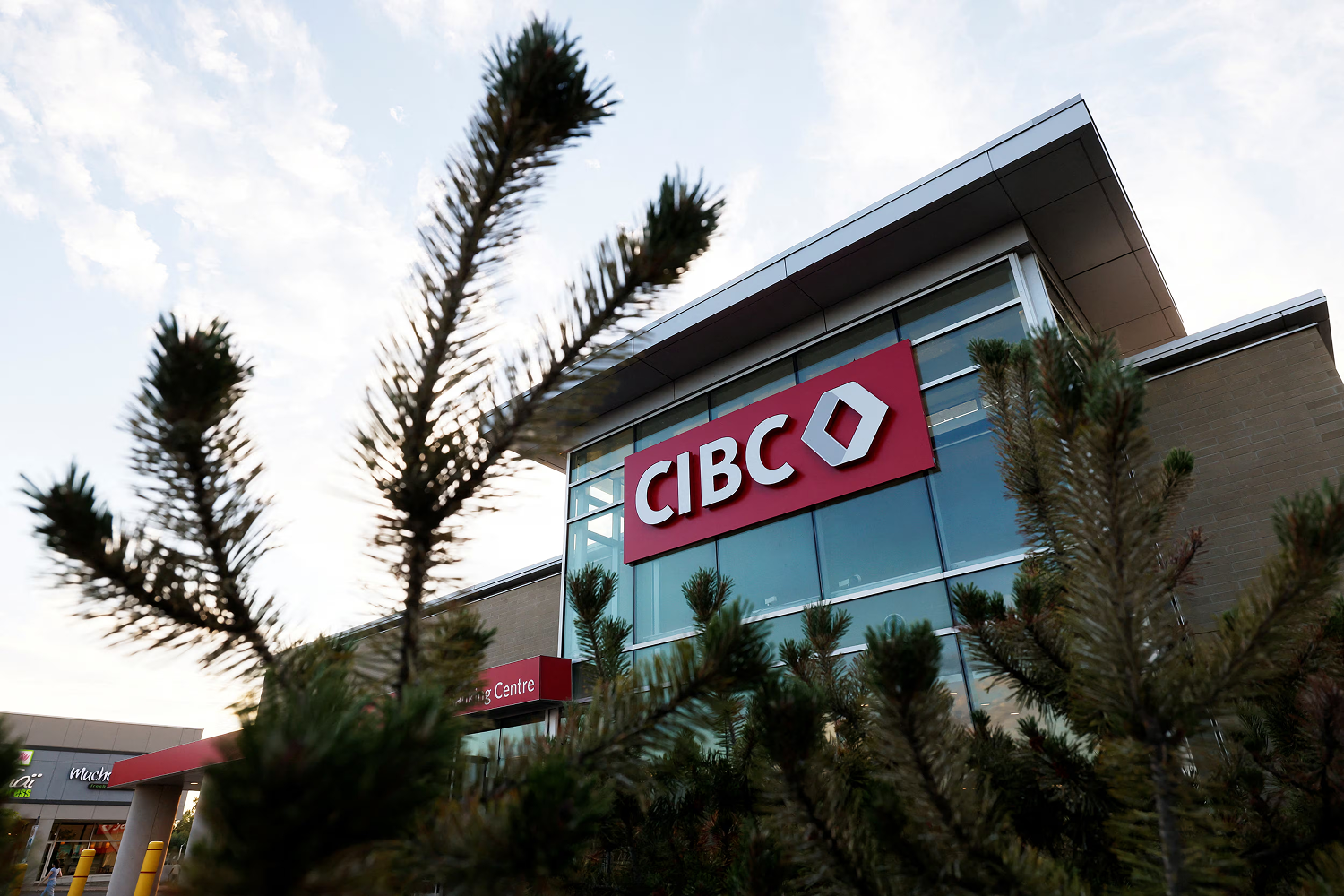 SKN | CIBC Awards and Defence Bank Role Highlight Evolving Fee and Institutional Mix
