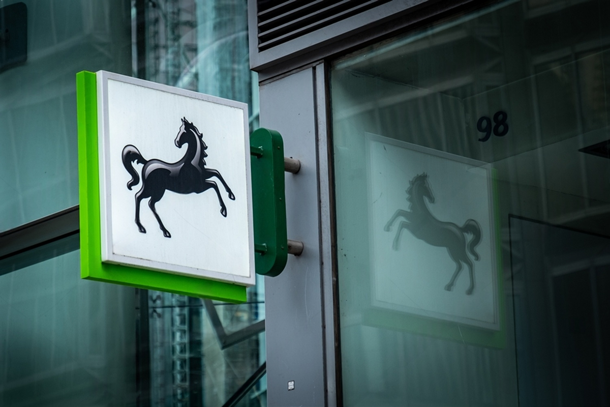 SKN | Lloyds’ Share Buyback: What Capital Confidence Signals for Long-Term Banking Exposure
