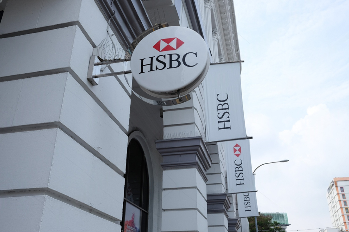 SKN | HSBC Trims KKR Target but Holds Buy: What the Recalibration Signals for Private Capital Exposure