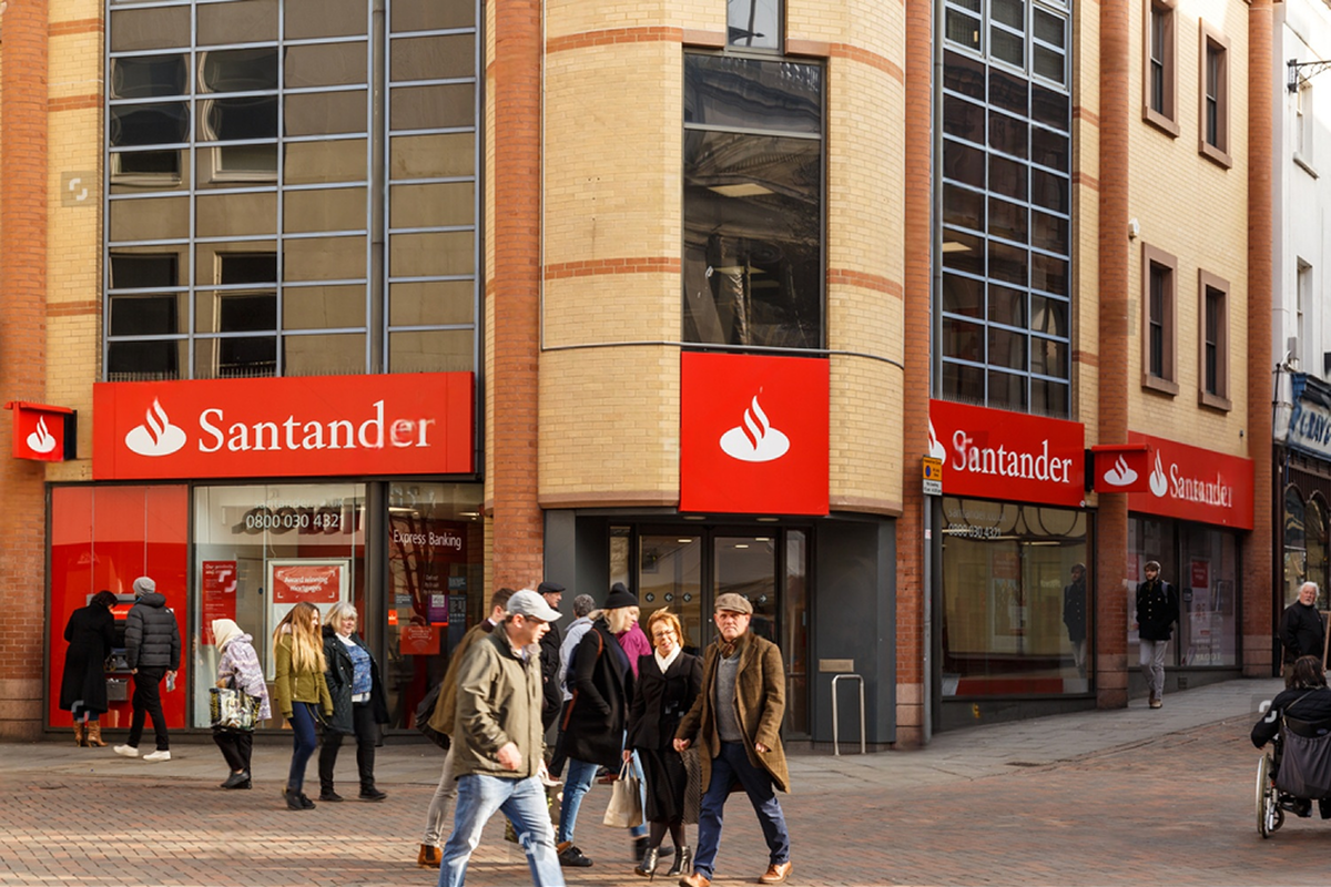 SKN | Santander’s Webster Acquisition: U.S. Scale, Capital Strategy, and Risk Recalibration