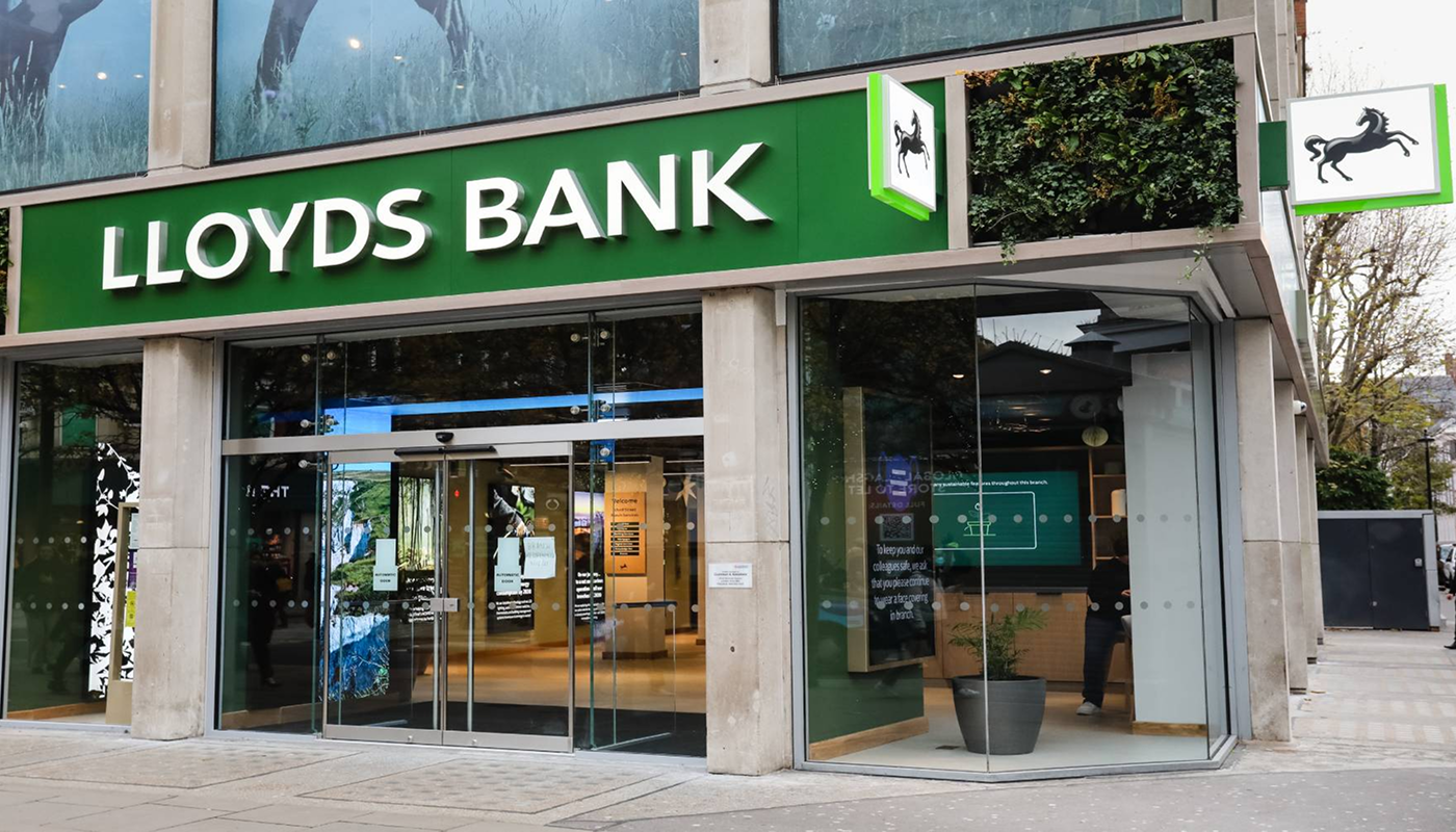 SKN | Lloyds Banking Group After the Pullback: Valuation Reset or Structural Warning?