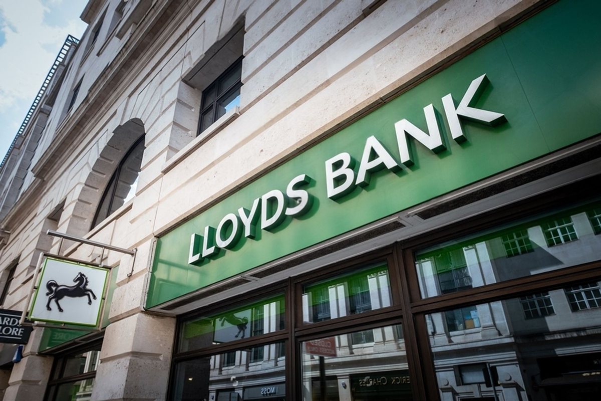 SKN | Lloyds Banking Group Strengthens FinTech Strategy: What the Move Signals for the Future of U.K. Digital Banking