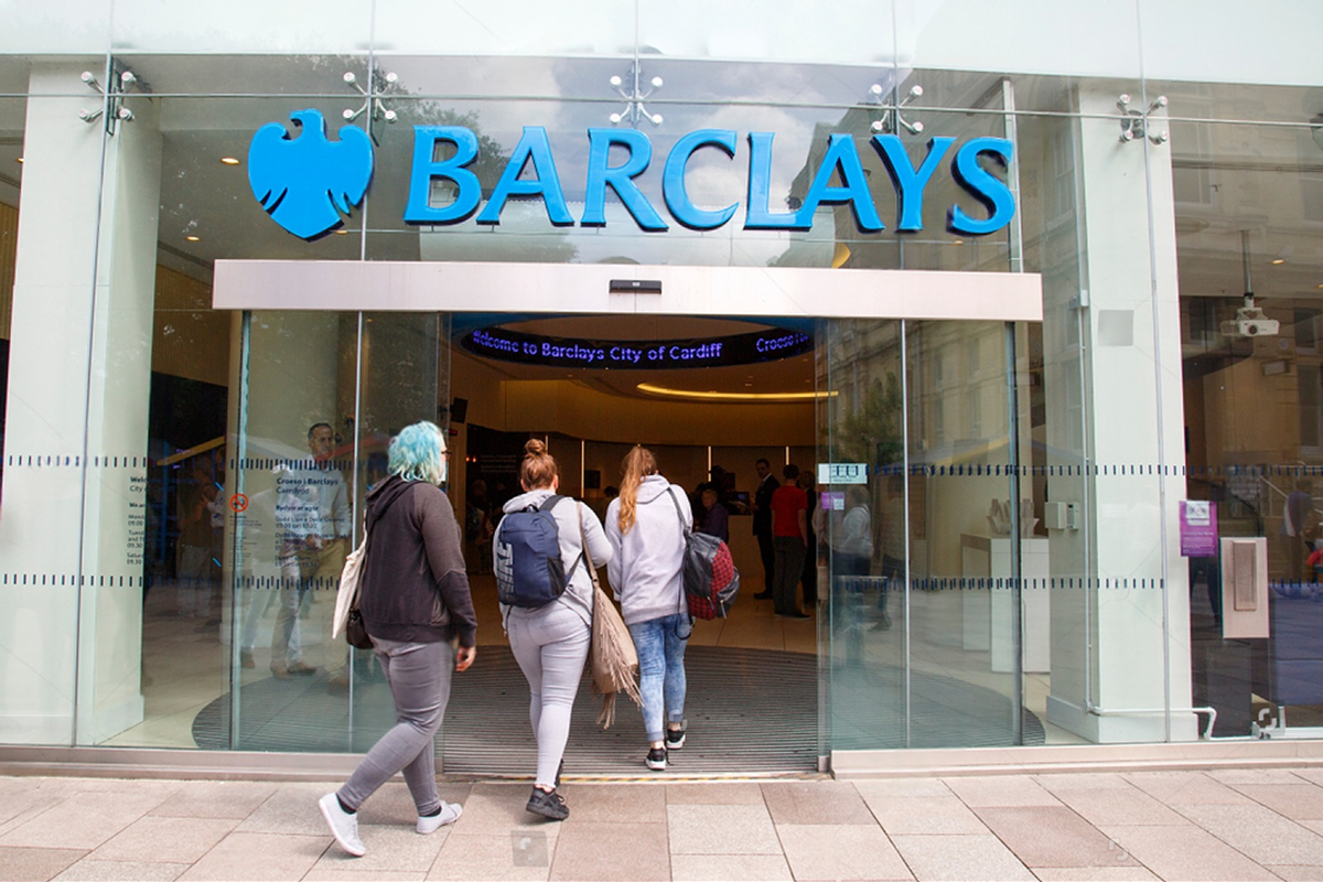 SKN | Barclays Cuts Blackstone Target to $126 as Flow Assumptions Weaken