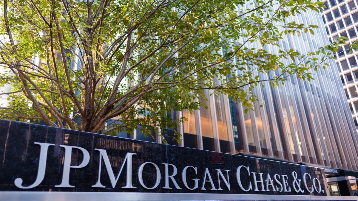 SKN | JPMorgan Faces Lawsuit Over Alleged $328M Crypto Ponzi Scheme