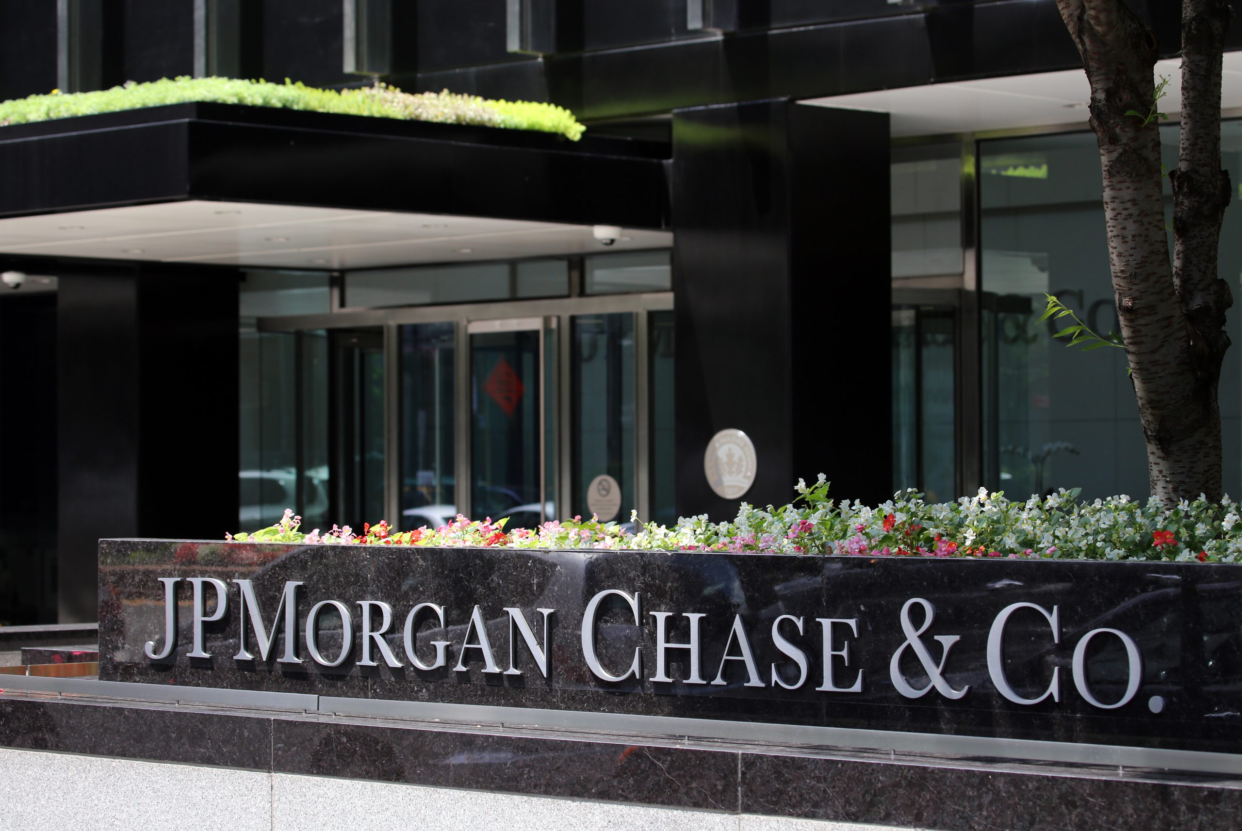 SKN | JPMorgan Introduces New Hedge for AI-Driven Debt Risk