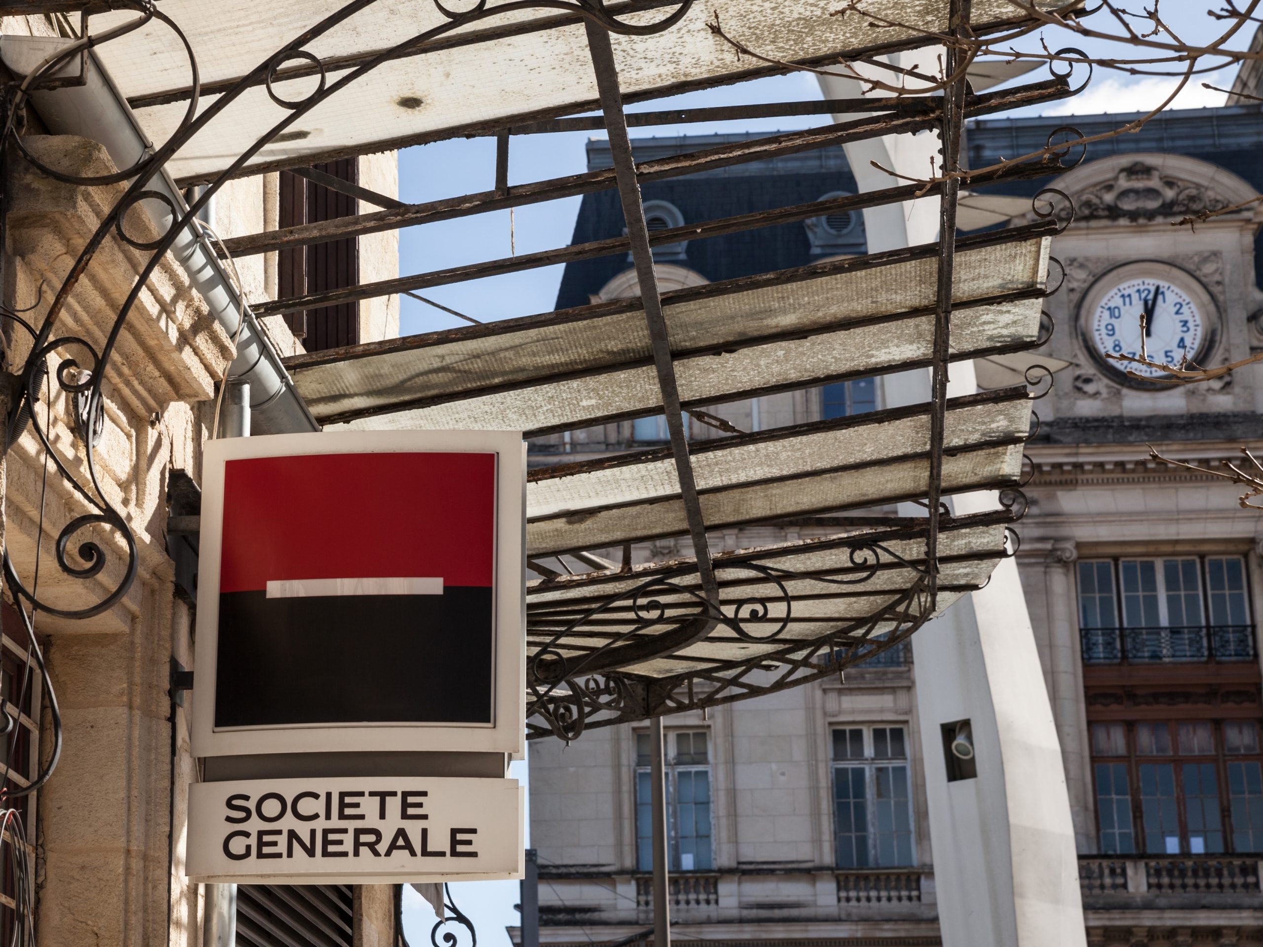 SKN | SocGen Pioneers First US Digital Bond Issuance: Strategic Implications for HNWIs