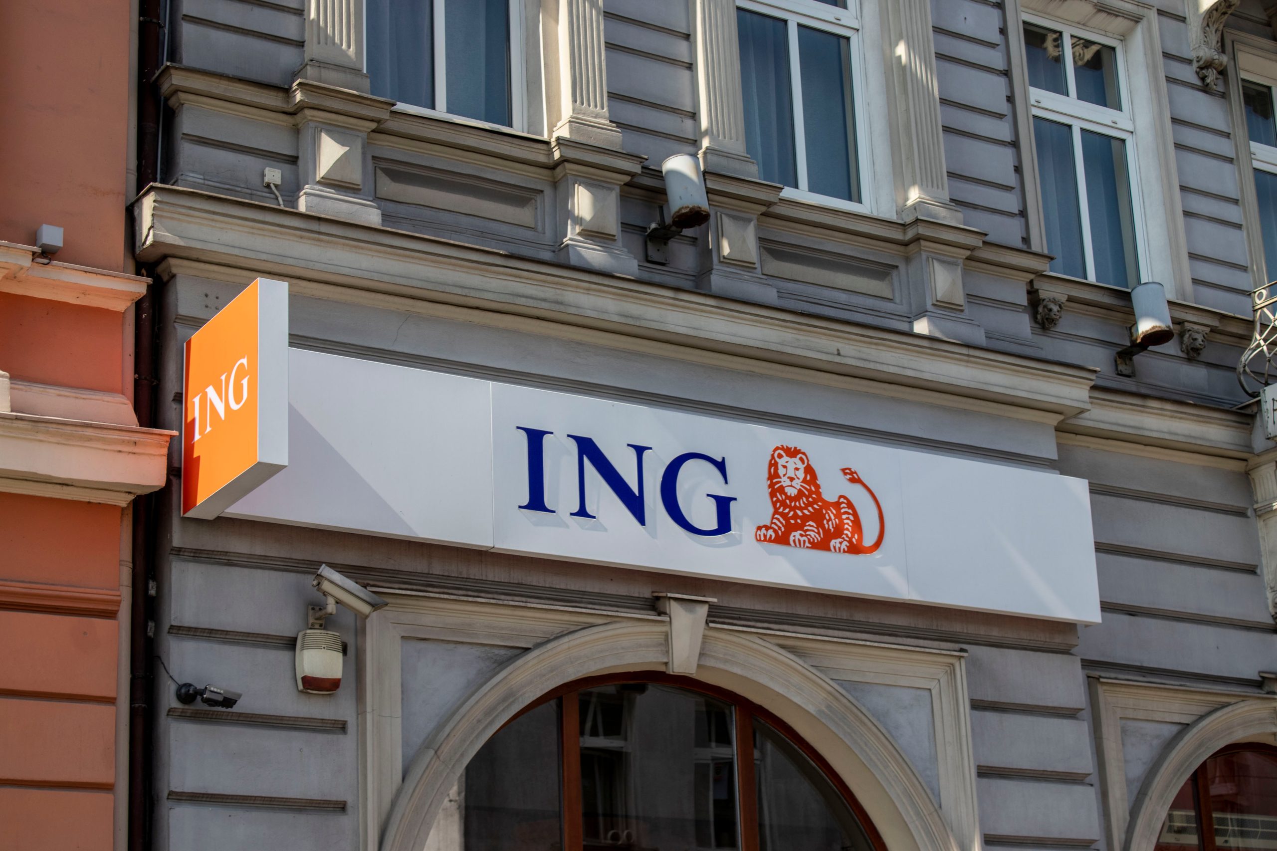 SKN | ING Scraps Russian Unit Sale, Explores Exit Alternatives