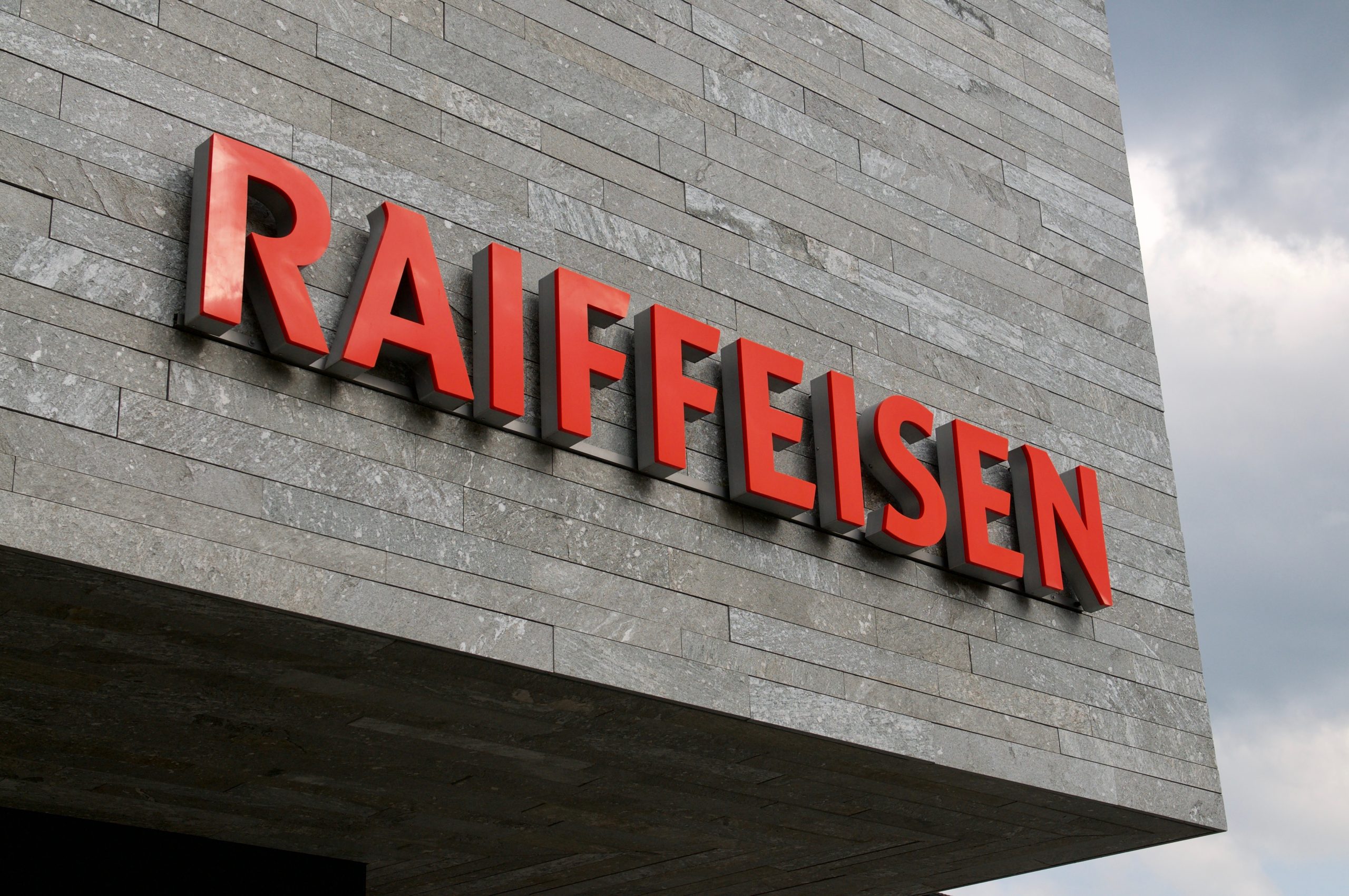 SKN | Raiffeisen Switzerland: Cooperative Stability as a Strategic Anchor for Cross-Border Wealth