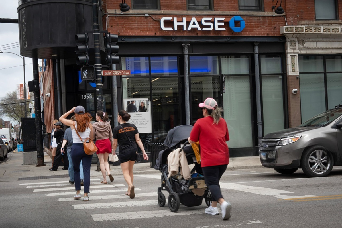 SKN | JPMorgan’s Cautious Qualcomm Outlook: What the Signal Means for Semiconductor Exposure and Portfolio Discipline