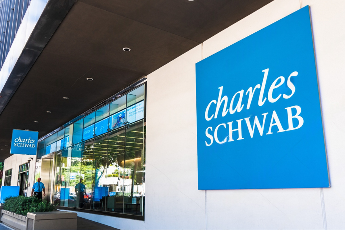 SKN | Argus Lowers Schwab Target Post-Q1 While Maintaining Growth Outlook: What This Signals for Wealth Platform Allocations