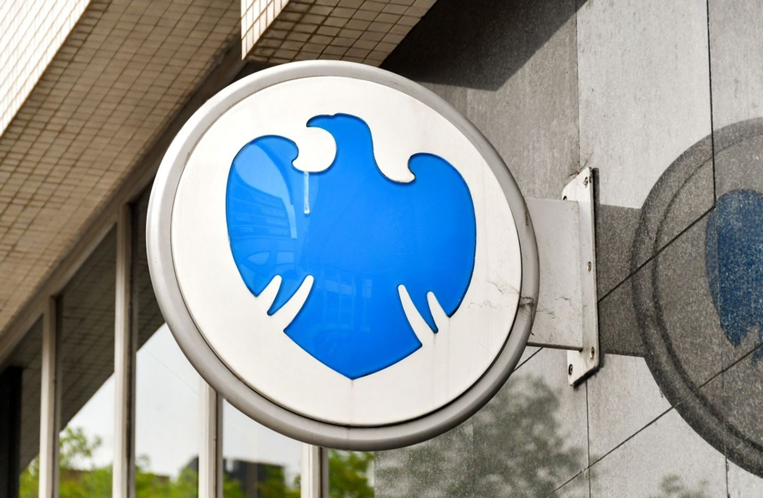 SKN | Barclays Turns Cautious on Abercrombie & Fitch as Competitive Pressure Intensifies