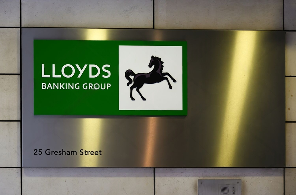 SKN | Lloyds Banking Group’s Diversification Strategy Faces a Critical Execution Phase
