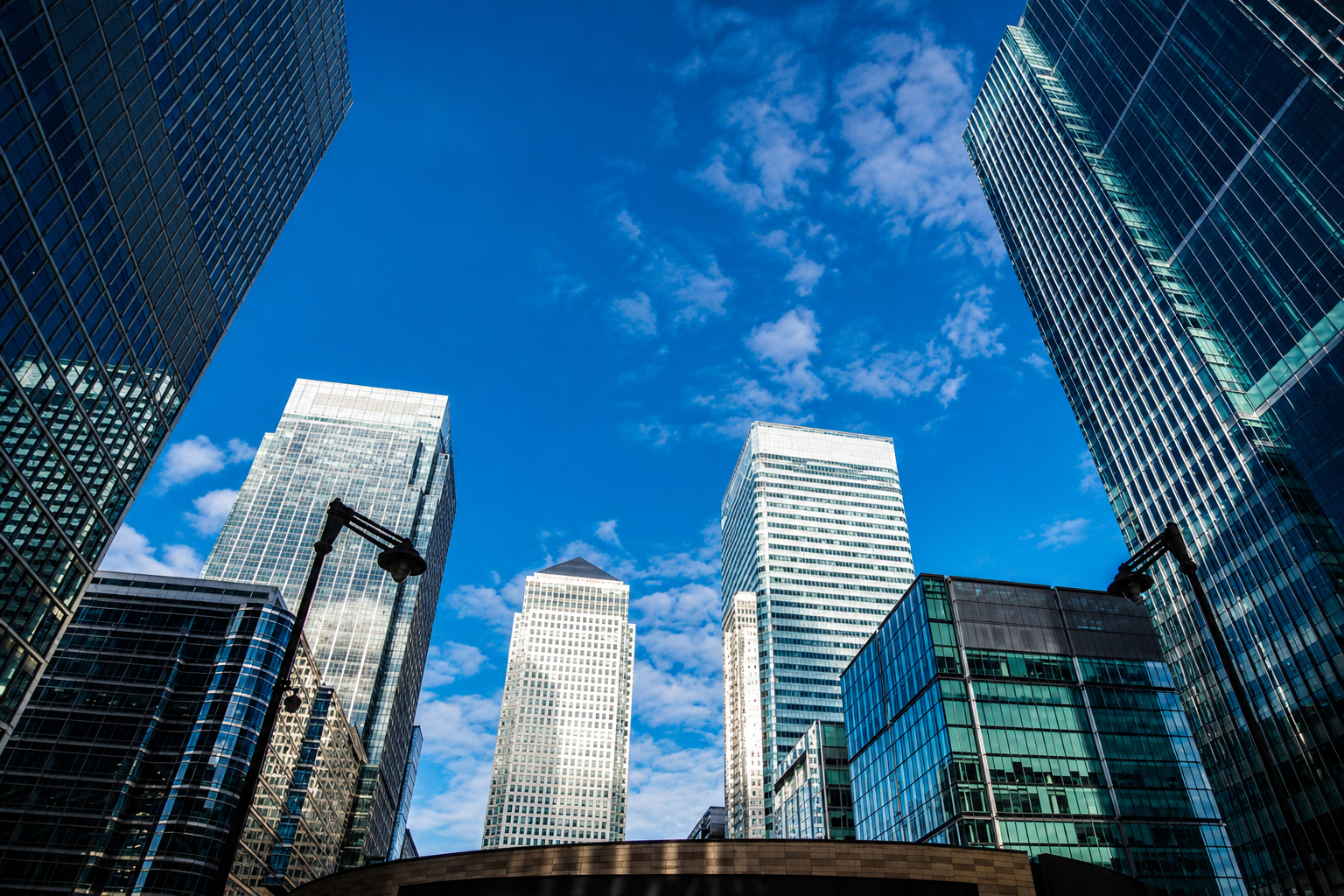 SKN | Global Banking Stocks Retreat as Broad-Based Selling and Weaker Risk Appetite Pressure Sector Performance