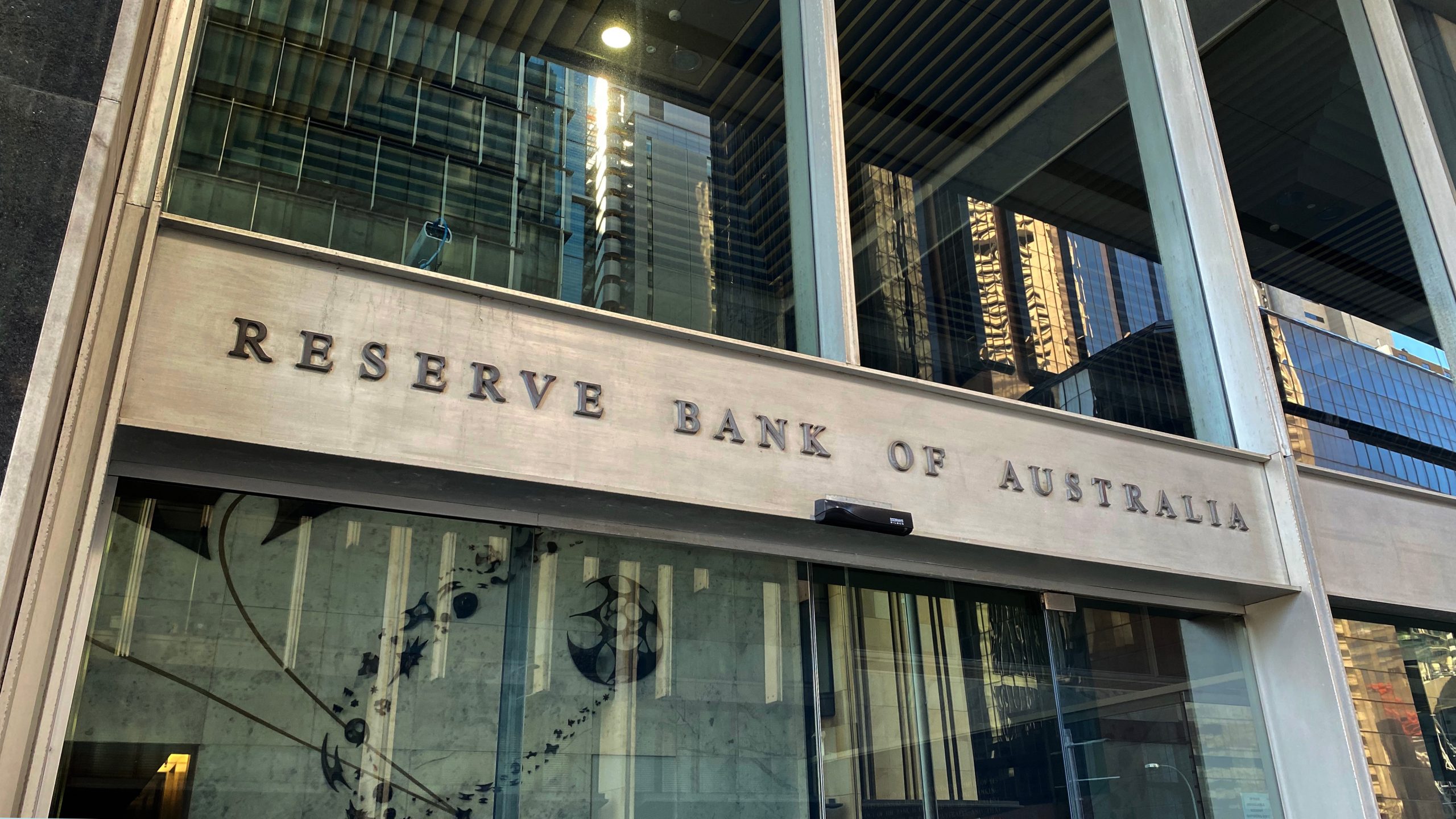 SKN | Central Banks Are Writing the Rules for Digital Money: Why Sophisticated Wealth Structures Must Adapt Early