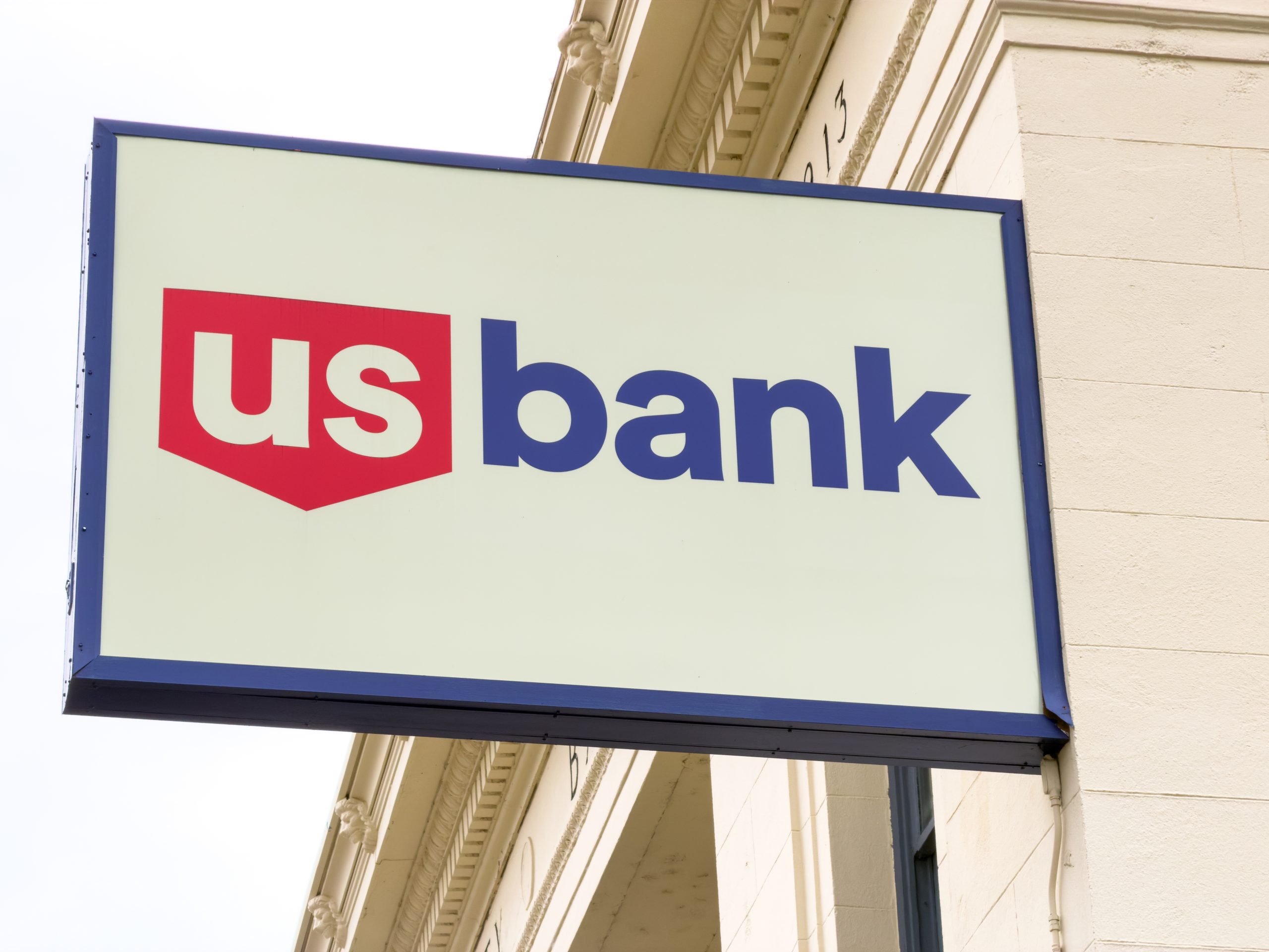 SKN | U.S. Bancorp Bull Case Faces New Test After Amazon Business Card Partnership And Debt Expansion