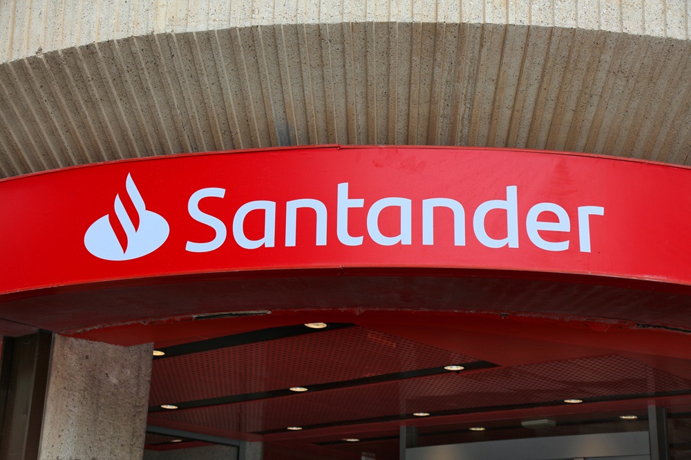 SKN  | Banco Santander Moves to Optimize Tier 1 Capital With $850 Million AT1 Tender Offer