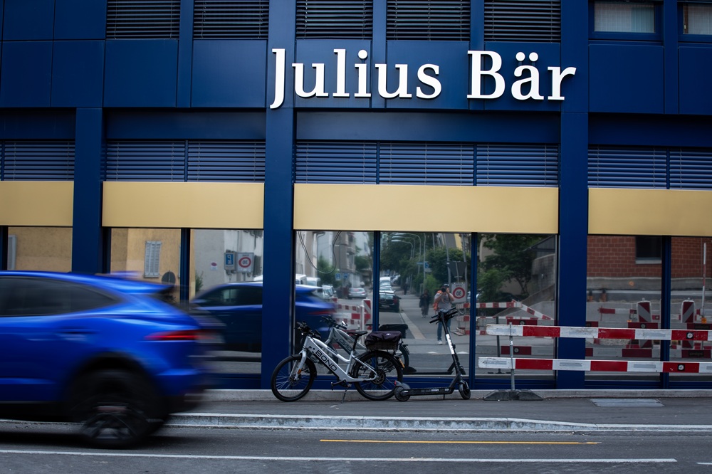 SKN | Julius Baer Shares Edge Higher as Investors Assess the Future of Swiss Wealth Management