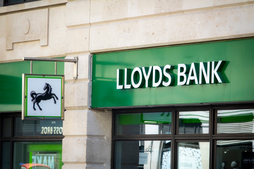 SKN  | Lloyds Banking Group’s Growth Outlook Raises Questions About Future Valuation