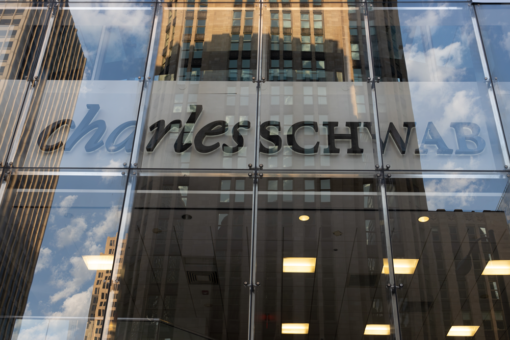 SKN | Charles Schwab Escalates ETF Fee Battle With Near-Zero Cost Strategy
