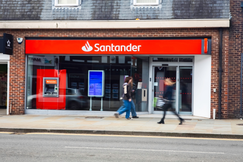 SKN | Banco Santander Expands Across Mobility, Energy and AI-Powered Payments