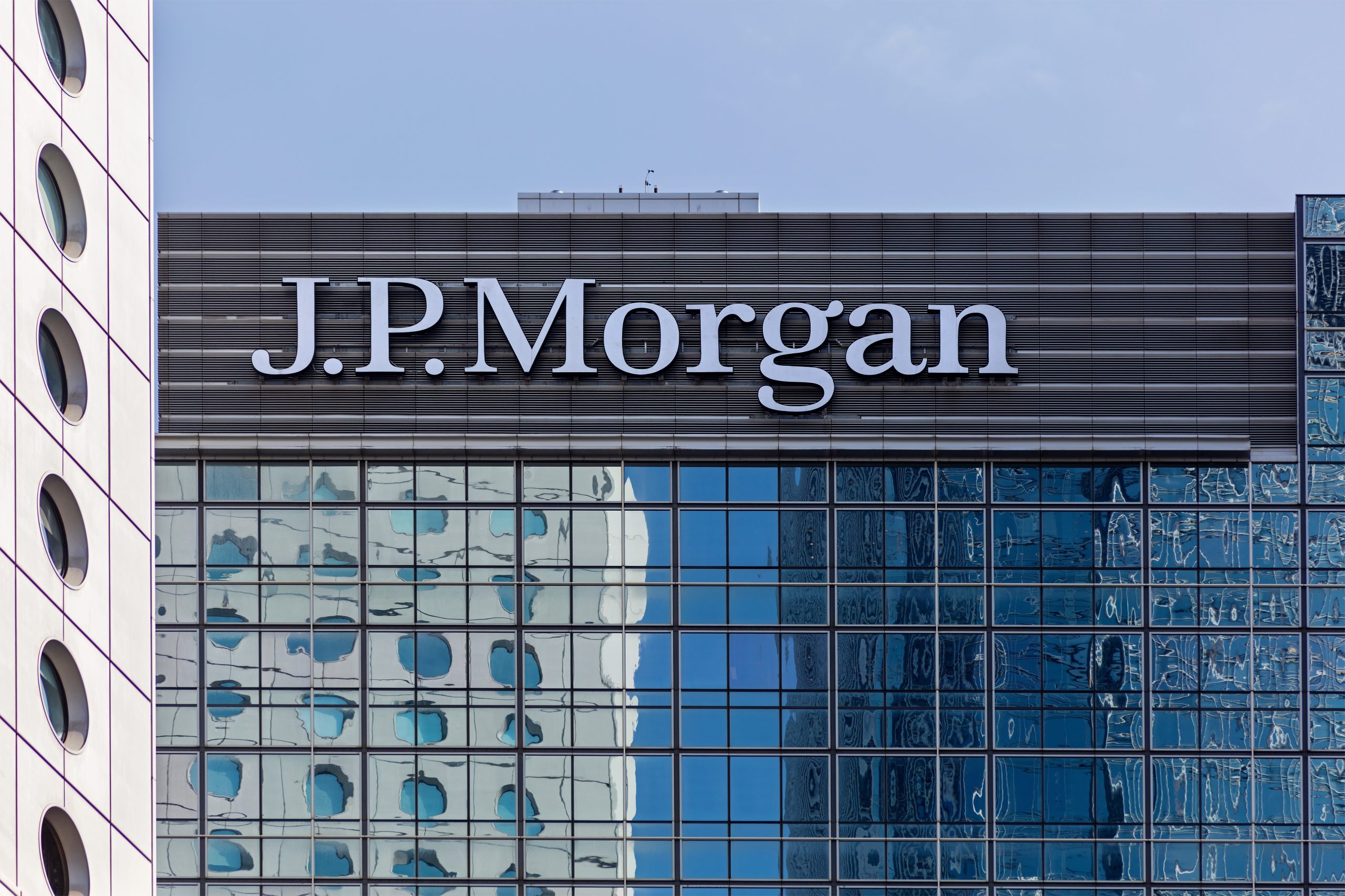 SKN | JPMorgan’s AI Controls and Basel Liquidity Pressures: What Institutional Fragmentation Means for Global Wealth Structures