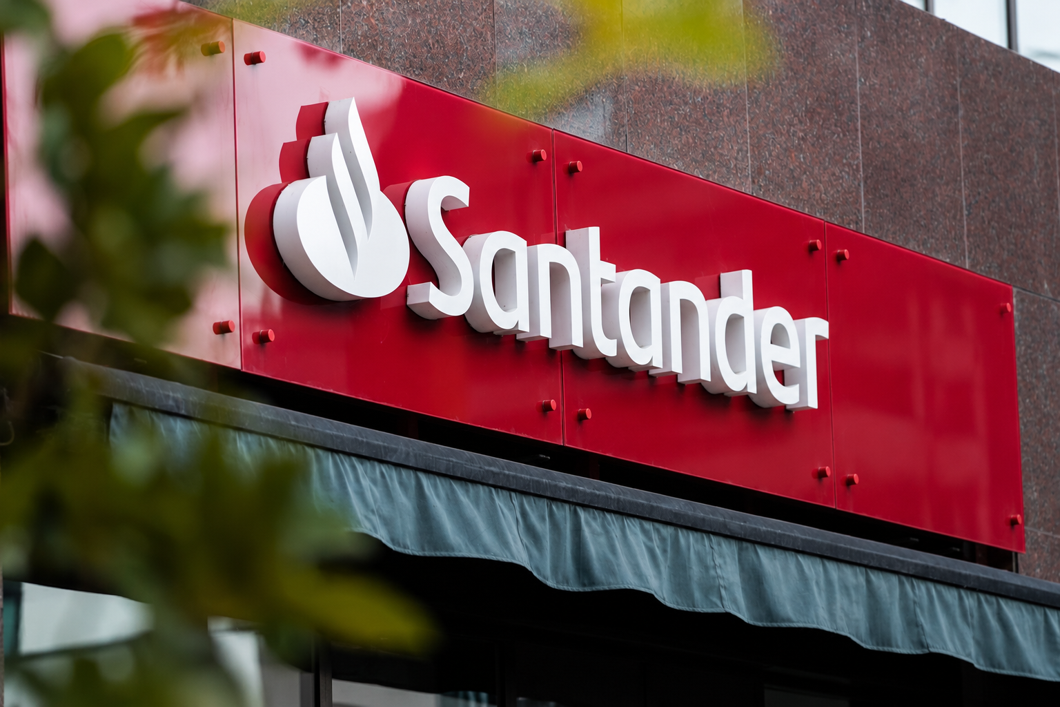 SKN | Banco Santander-Chile Combines Dividend Growth and Earnings Momentum for Income Investors