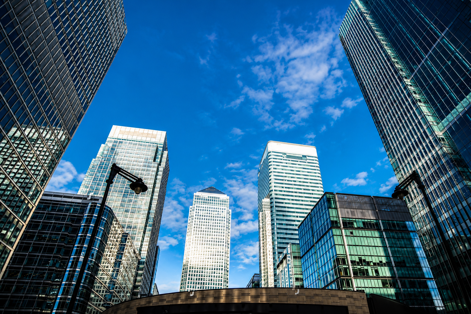 SKN | U.S. Banking Strength Offsets European Weakness as Sector Benchmarks Continue Higher
