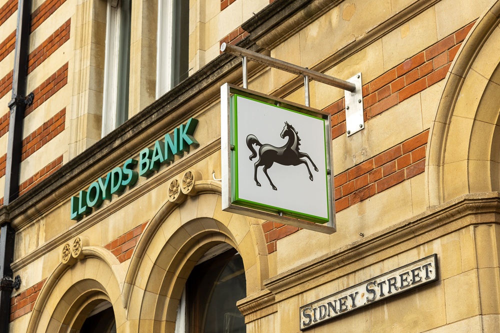 SKN | Lloyds Banking Group Redeems $2 Billion in Senior Notes as Capital Management Strategy Advances