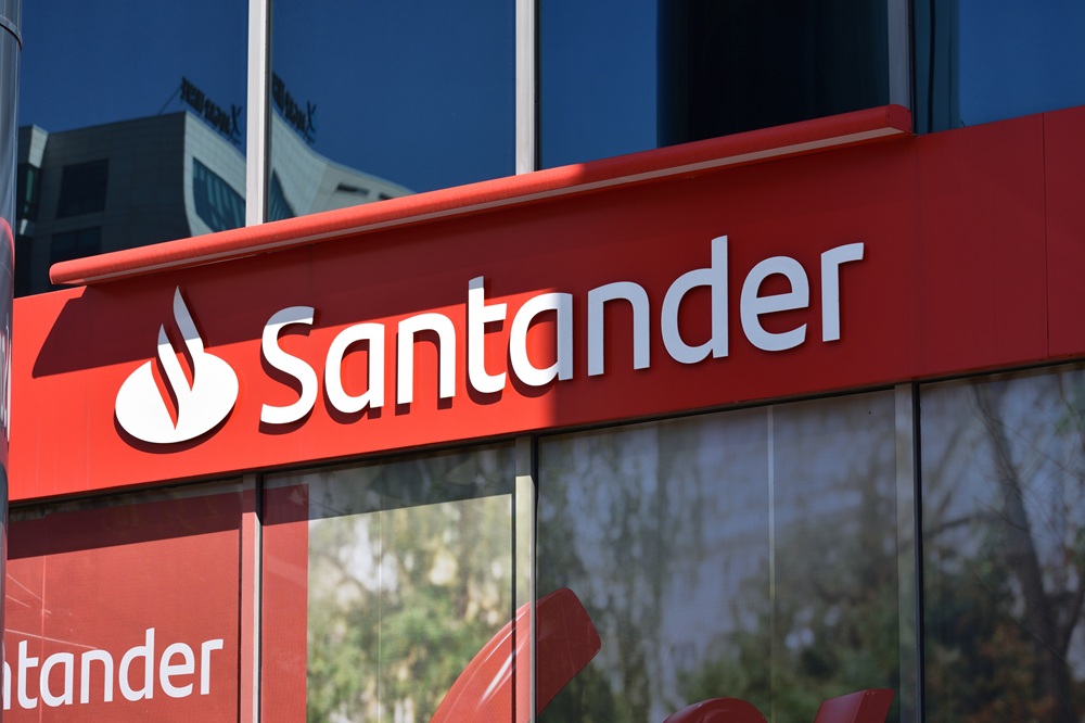 SKN | Santander Opens AI Banking Projects to Global Developers Through Open Source Initiative