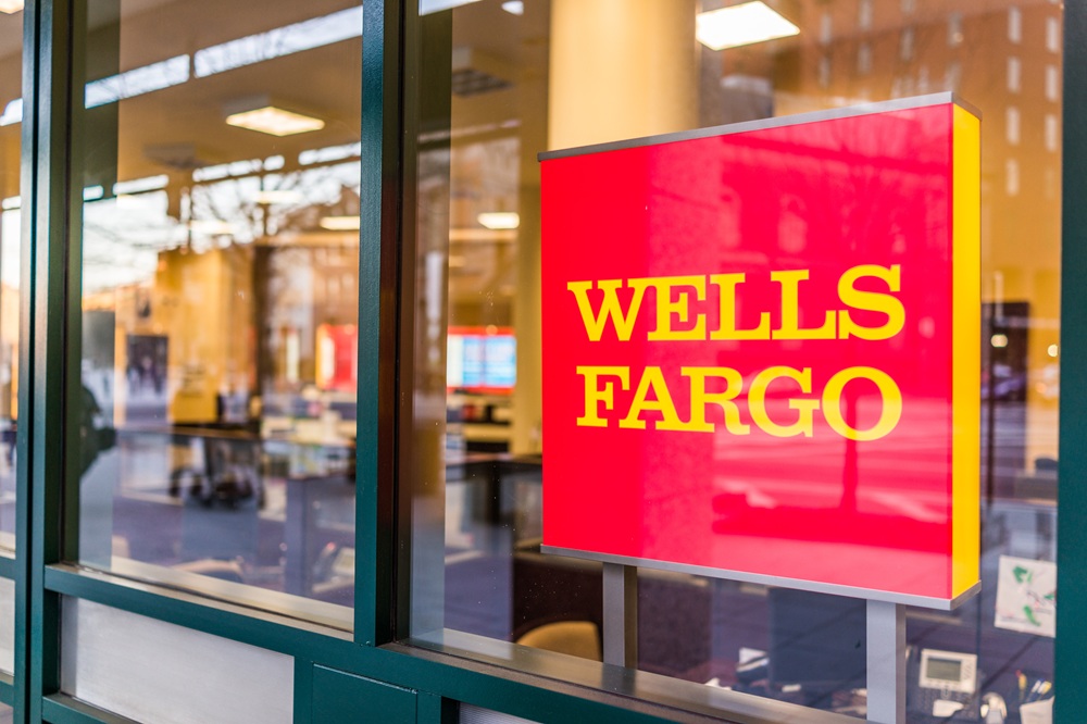 SKN | Wells Fargo Raises S&P 500 Target as AI and Earnings Growth Fuel Bullish Outlook